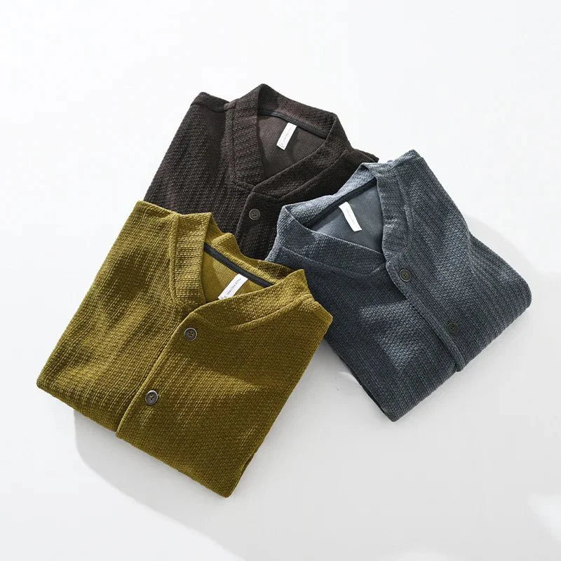 Męski sweter z prążkowanej dzianiny – zapinany na guziki