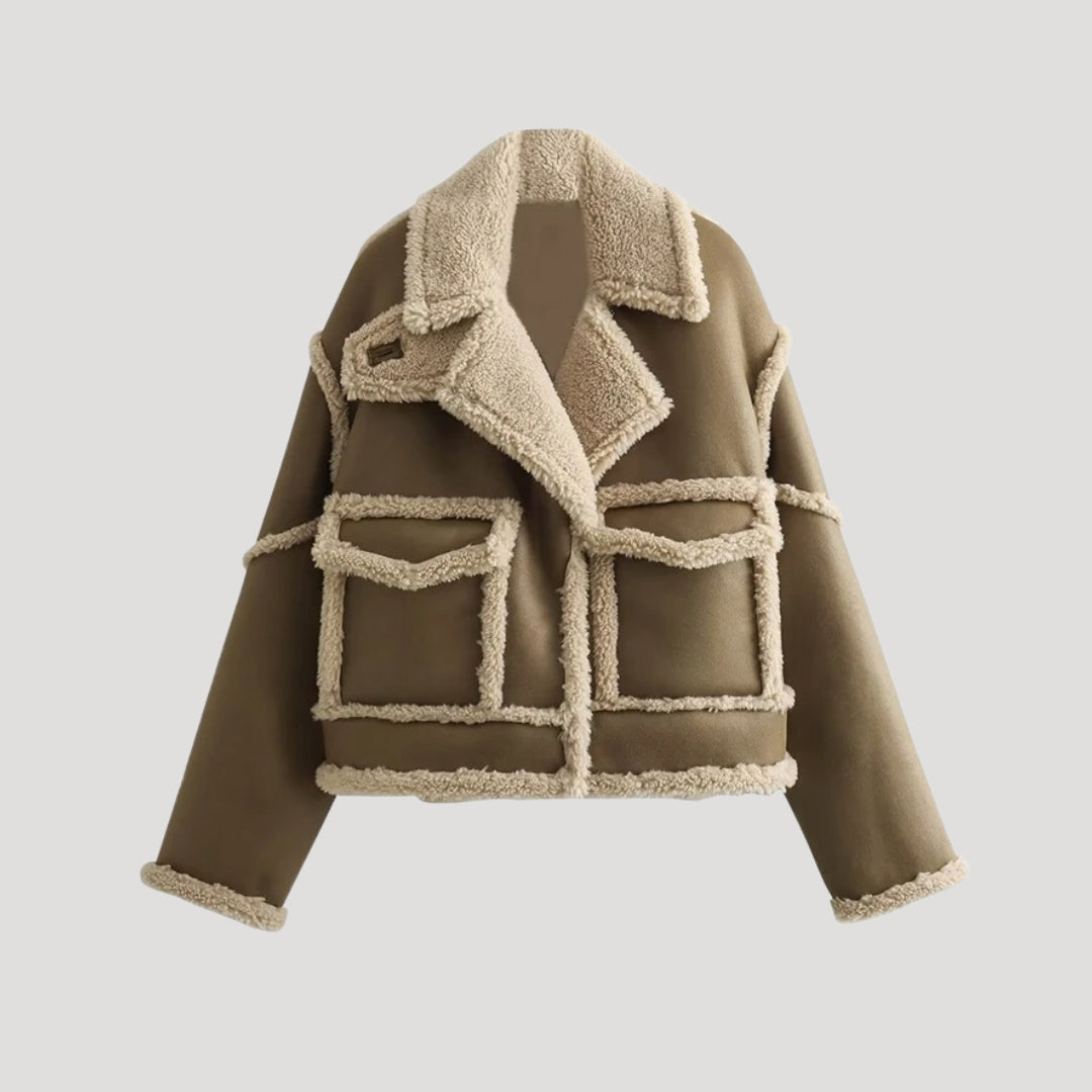 Krótka kurtka z owczej skóry – wykończenie ze sztucznego zamszu