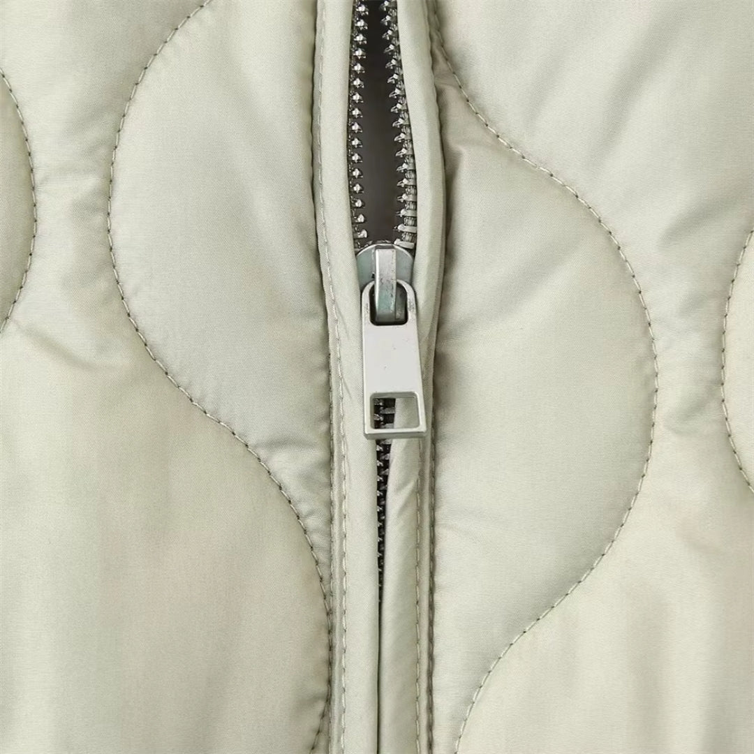 Lekka kurtka – pikowana konstrukcja