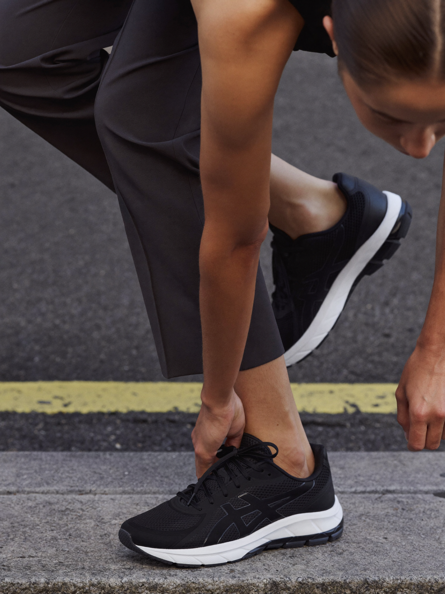 Karolina — Sneakersy Damskie z Wyściełaną Wkładką